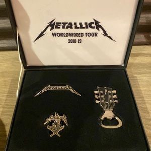Metallica Worldwide Tour 2018-2019 collector set